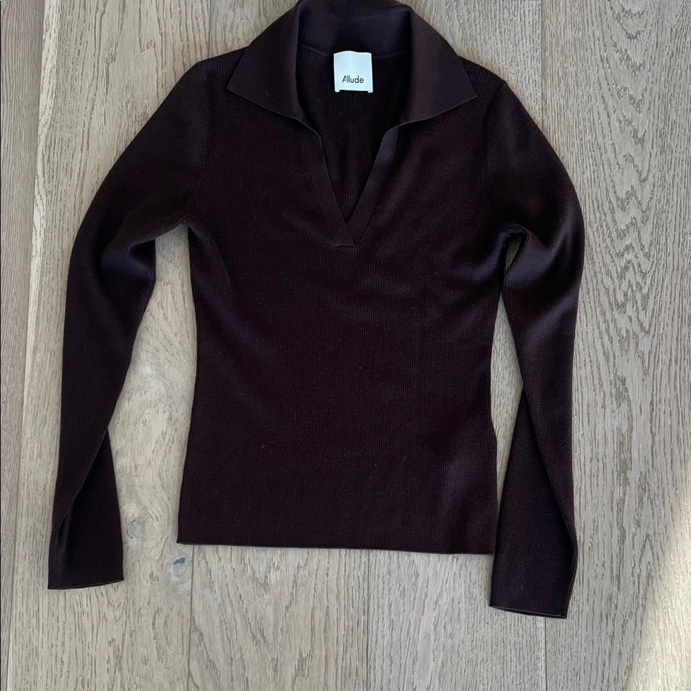 Allude Women's V-Neck Sweater in Rich Brown